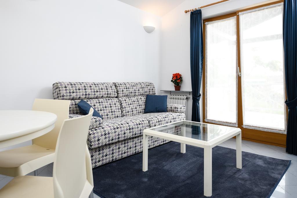 Apartmani Alice Njivice Exterior foto