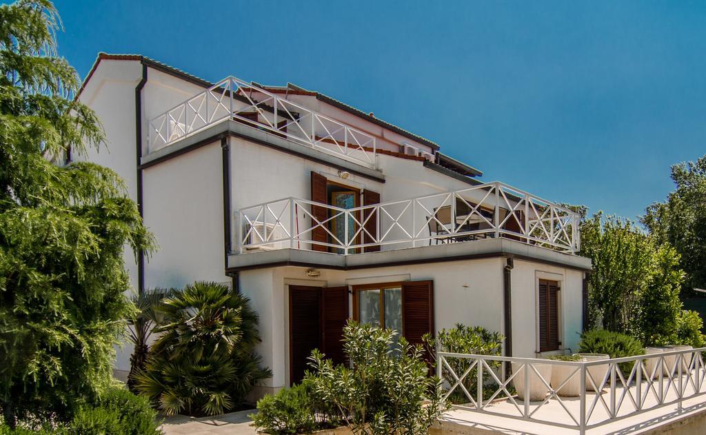 Apartmani Alice Njivice Exterior foto